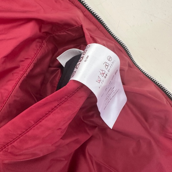 Louis Vuitton Monogram Puffer Vest IT50 L - Picture 4 of 10